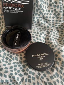 MAC Studio Fix Powder-deep Dark