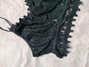 SHIEN LACE TOP