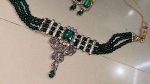 Emerald Green Necklace &amp; Earring Set