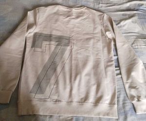 Stylish Graphic Sweatshirt