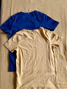 set of 2 Tommy hop figure T-shirts