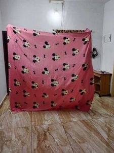 Bed Sheet With 4 Pillow Cover