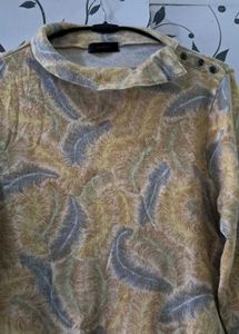 Hight neck Patterned Long Sleeve Top