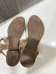 2 Flats Sandal