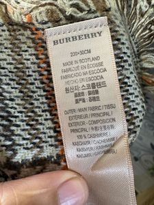 Unisex Burberry Wool Shawl Semi Winter