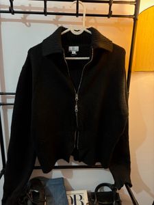 Stylish Black Knit Zip-Up Jacket