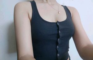 Black Ribbed Tank Top With Buttons 🎀