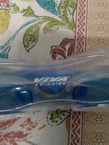 SWIMMING GOGGLES