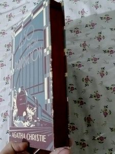 4:50 FROM PADDINGTON  BY  AGATHA CHRISTIE