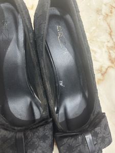 Used Black Heels Size 3 In Good Condition