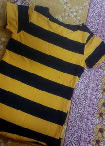Women&#39;s Round Neck Striped T-Shirt