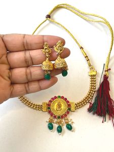 Temple Choker Set