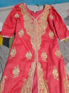 Red &amp; Gold Embroidered Salwar Kameez