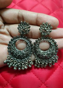Silver-Toned Oxidised Crescent Shaped Chandbalis