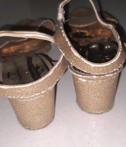 🤩Gold Glitter Heels ✨️🤌🏻