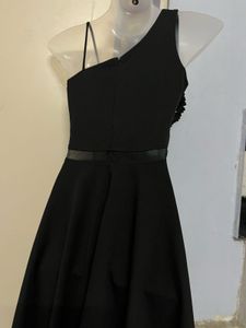 Pintrest Black One-Shoulder Dress