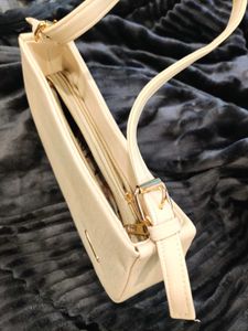 Elegant Cream Shoulder Bag