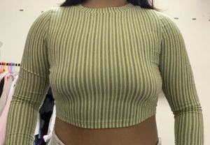 Urbanic Striped Cropped Long Sleeves Backless T-s