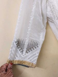Elegant White Kurta with Embroidery