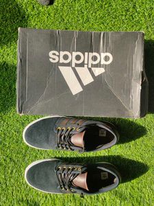 Adidas Samba Series  Sneakers Size UK 9