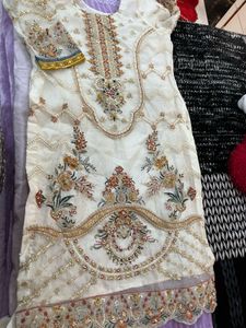 new trending pakistani suit