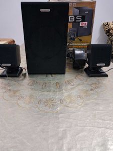 Creative 2.1 Speakers With Woofer