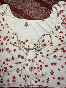 Floral Puff Sleeve Crop Top