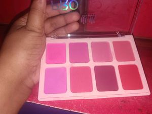 Meakup Box