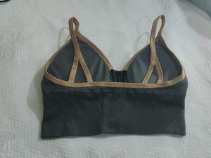 Front Zip Seamless Ribbed Sports Bra – Padded