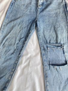 🦋Urbanic ripped-Denim-jeans🦋