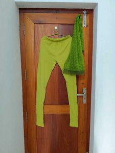 Elegant Red Kurta Matching Leggins and Duppatta