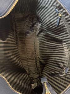 new Victoria&#39;s Secret Tote Bag( check flaws)