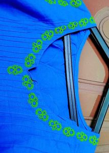 Shuttle Flowers Embroidery Kurti
