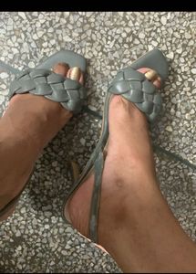 Get  Classic Kitten Heel