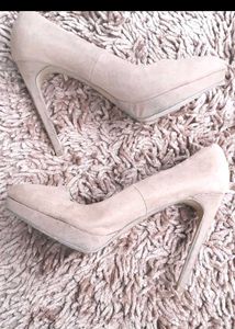 Price ⬇️ Heels