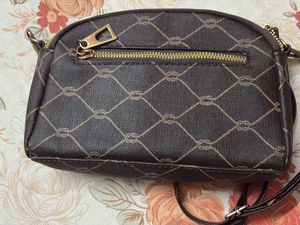 Chic Crossbody Bag