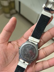 ✨ Elegant White Analog Watch with Crystal Bezel