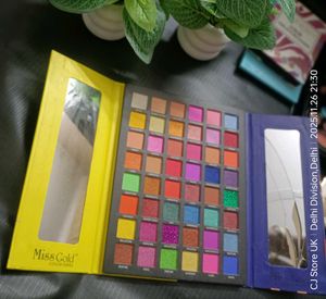 Miss Gold Eyeshadow Trio