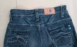 Combo Of Denim Jeans &amp; Capri (Female)