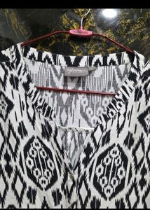 Gia Black And White Tunic