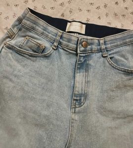 SHADED MOM FIT JEANS