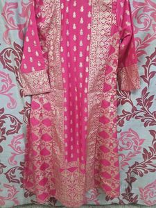 Pink &amp; Gold Embroidered Kurta
