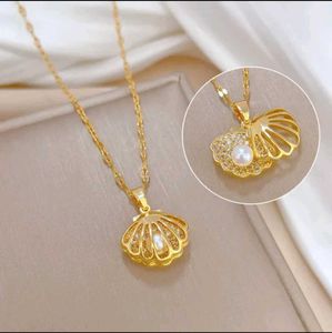 Gold Shell Pearl Necklace (New Design)