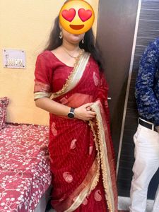 Trening Red &amp; Gold Saree With 🎁 Jhumki