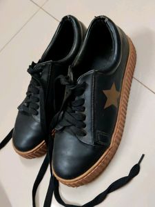 Black Roadster Sneakers 🖤🤩