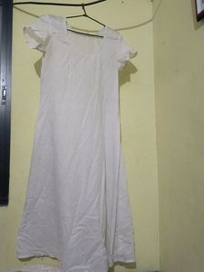 White Lucknowi Kurtis And Pant Set With Inner