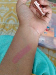 Lakme 9 To 5 Lipstick