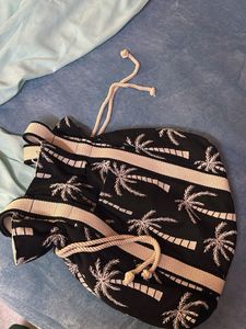 Outry Beach Drawstring Bag