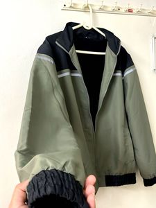 Highlander - Stylish Two-Tone Bomber Jacket