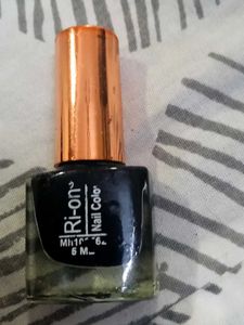Ri-on Black Nailpaint